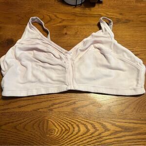 Comfort Choice Wirefree Lightly Lined Bra in 48DD in Light Pink